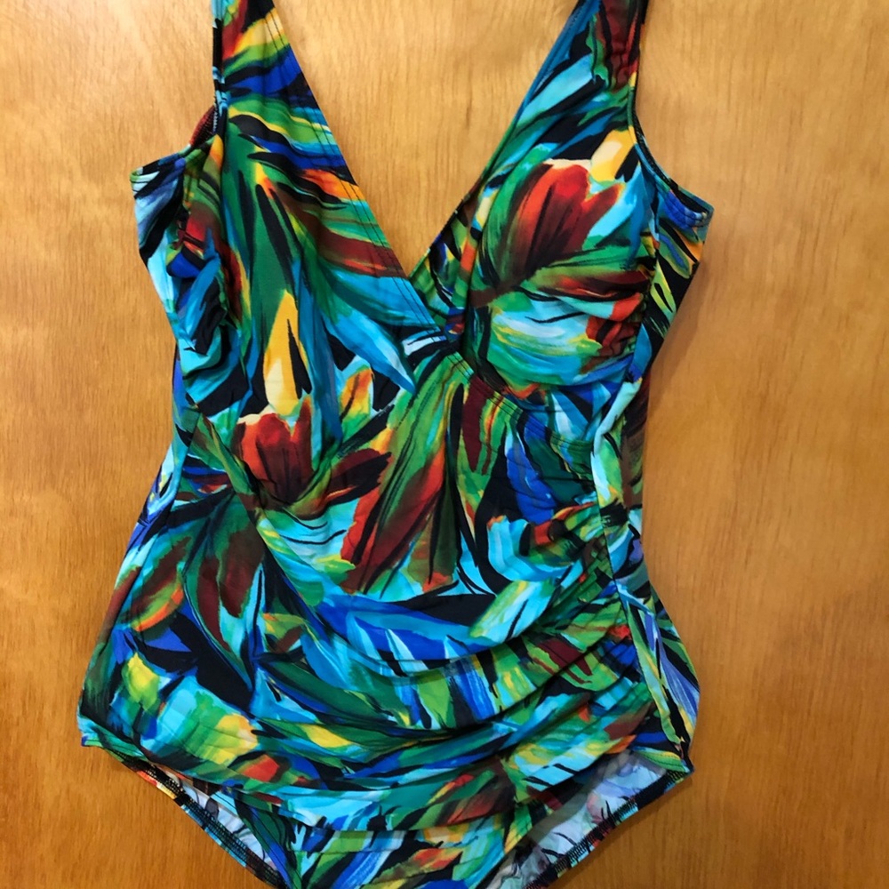 Women’s Miraclesuit Sz 18